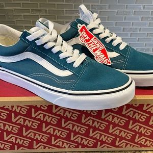NWT Vans Old Skool Blue Coral/True White